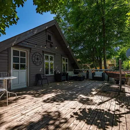 Central At Bertis Ap 2 Nice And Cozy Central 3 Bedrooms And Bigterrace شقة *