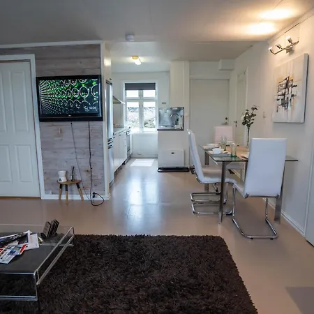 Apartment Central At Bertis Ap 2 Nice And Cozy Central 3 Bedrooms And Bigterrace